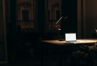 O Avesso do Sucesso: A Psicanálise do Workaholism e o Preço de Fugir de Si Mesmo