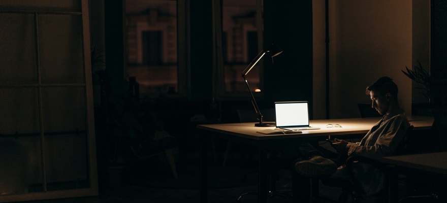 O Avesso do Sucesso: A Psicanálise do Workaholism e o Preço de Fugir de Si Mesmo